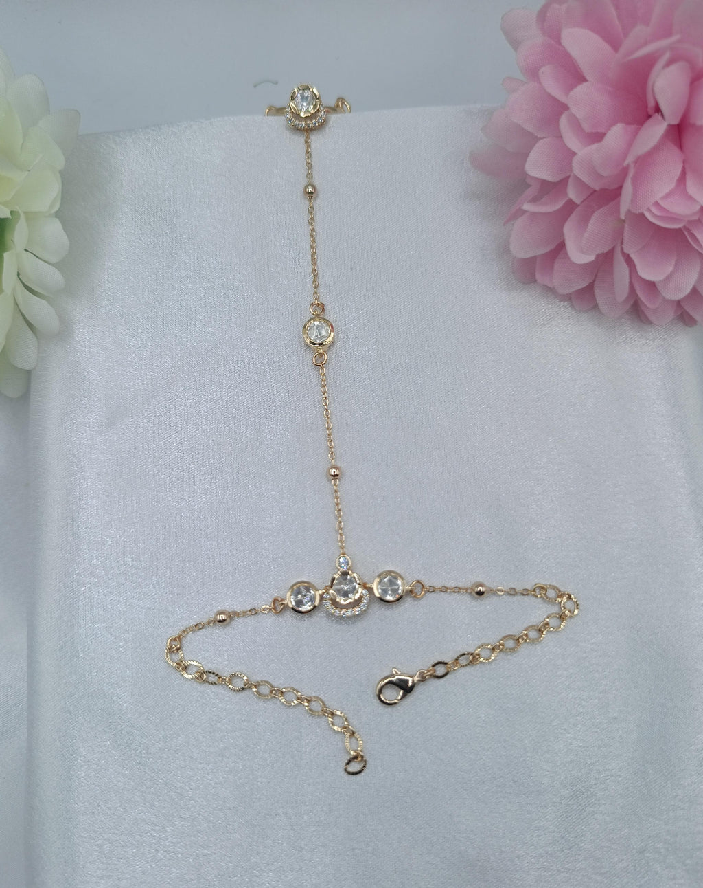Zariya Round Crystal Fancy Chain Kundan Moissanite Hathpan for Women | Gold Finish Adjustable Hand Jewellery | Shree Shani Jewels