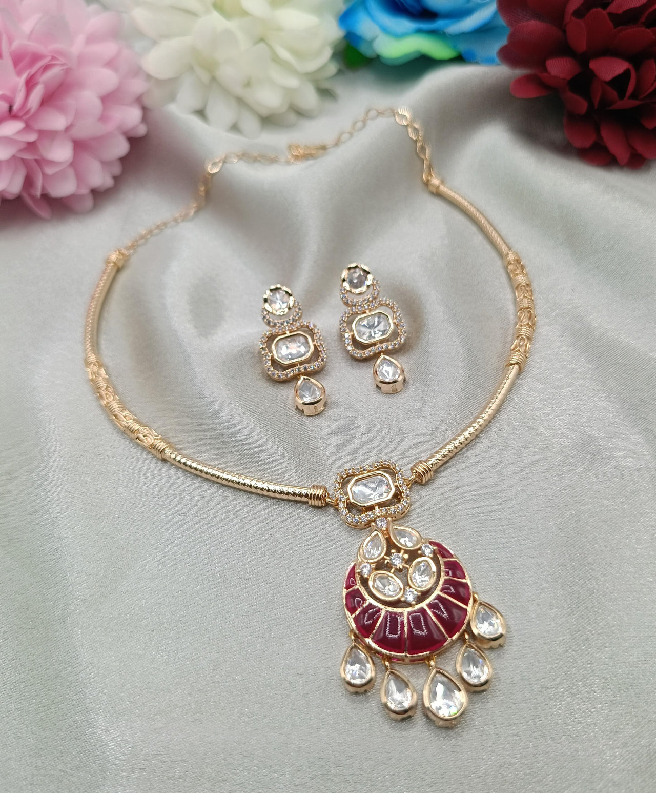 Dhwani Brass Kundan Moissanite Hasli Necklace with Earring