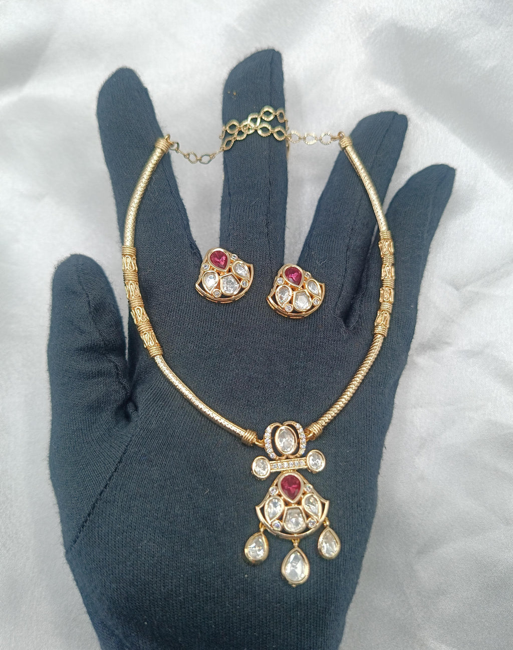 Pratibha Brass Kundan Moissanite Hasli Necklace with Earring