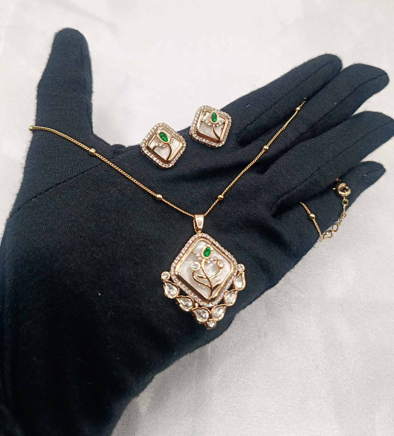 Anushka Brass Gold Plated MOP Kundan Moissanite Chain Pendant Set